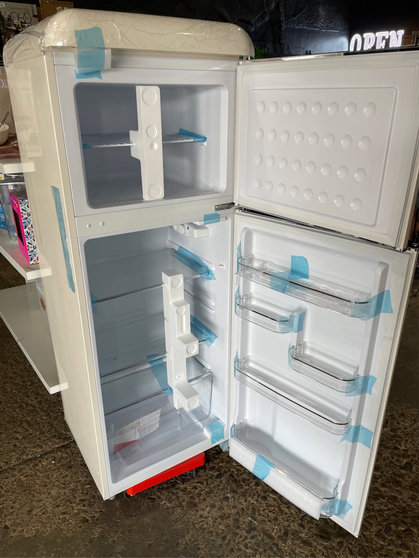 Frigidaire EFR756, Retro Refrigerator, 7.5 cu ft