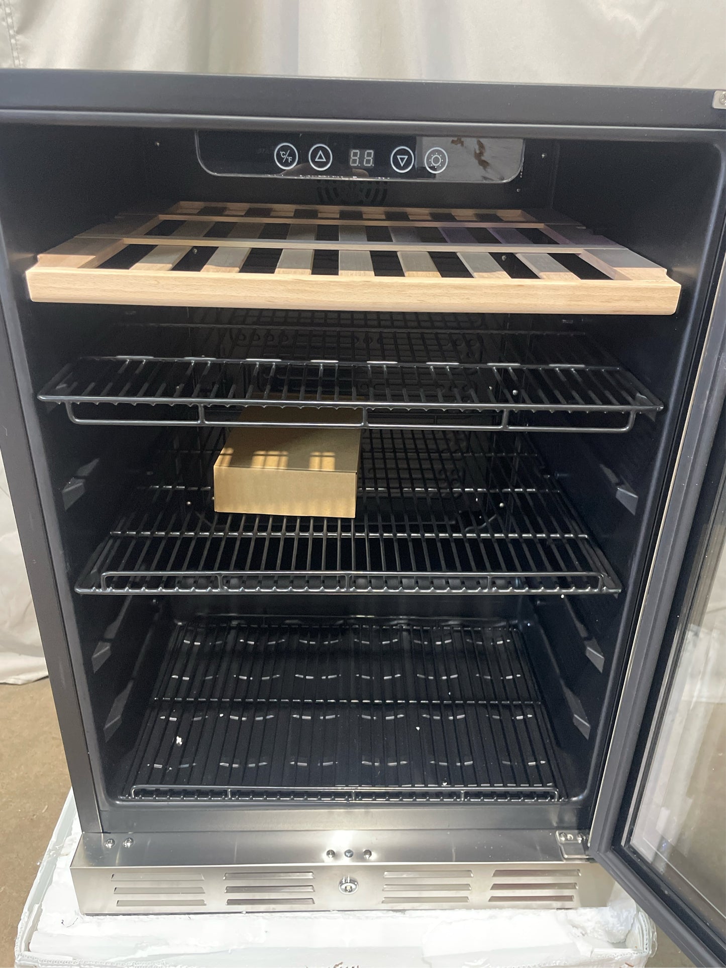 Beverage & Wine Cooler 24 Inch - 120 Cans