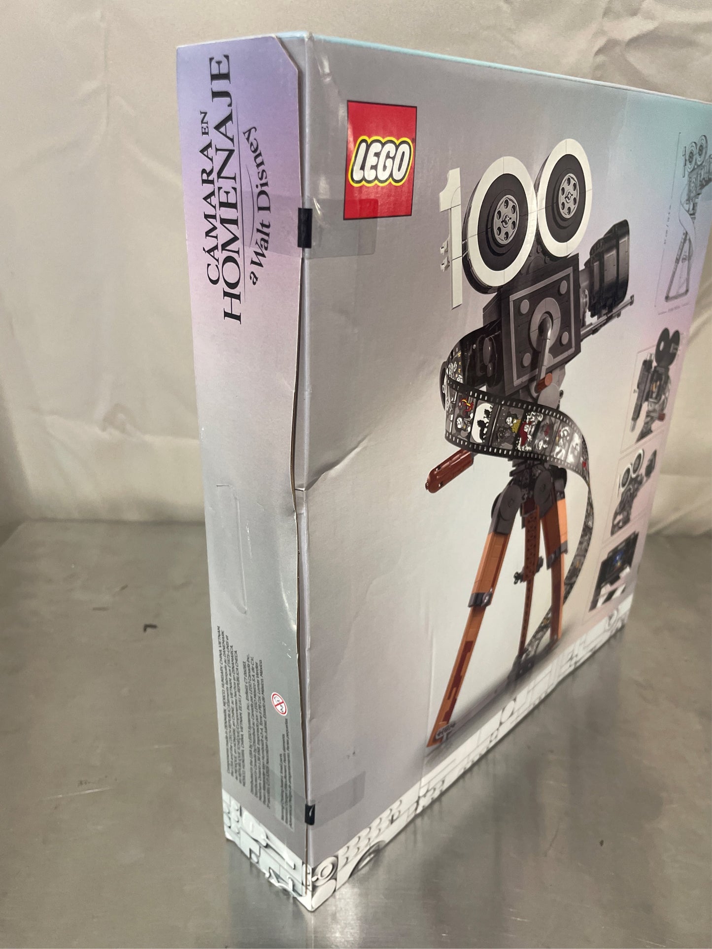 LEGO Disney Walt Disney Tribute Camera 43230