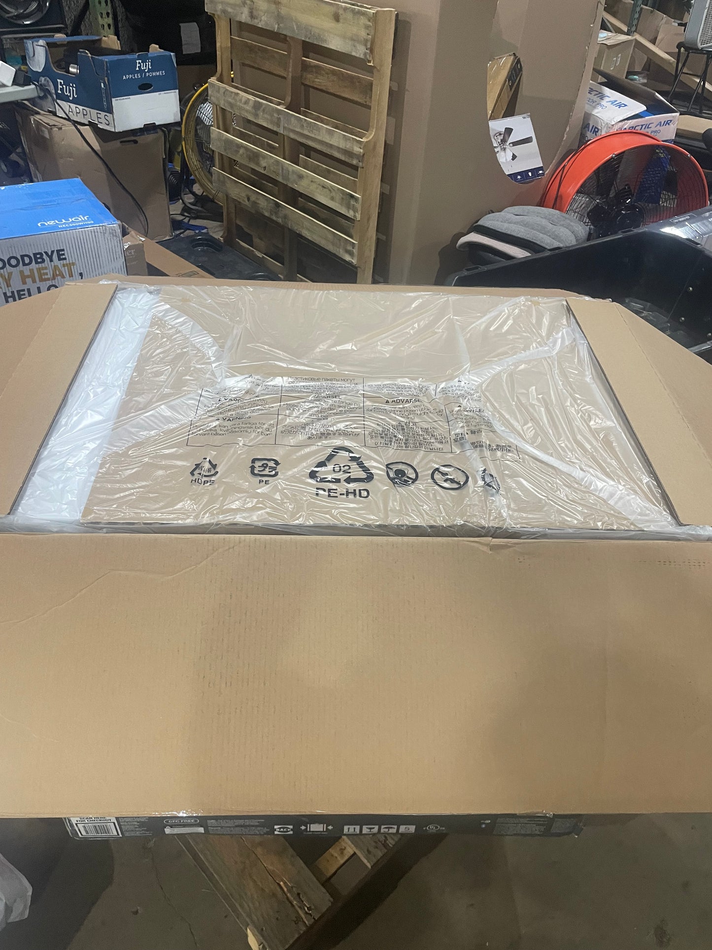 8.8 cu. ft. Manual Defrost Convertible Chest Freezer