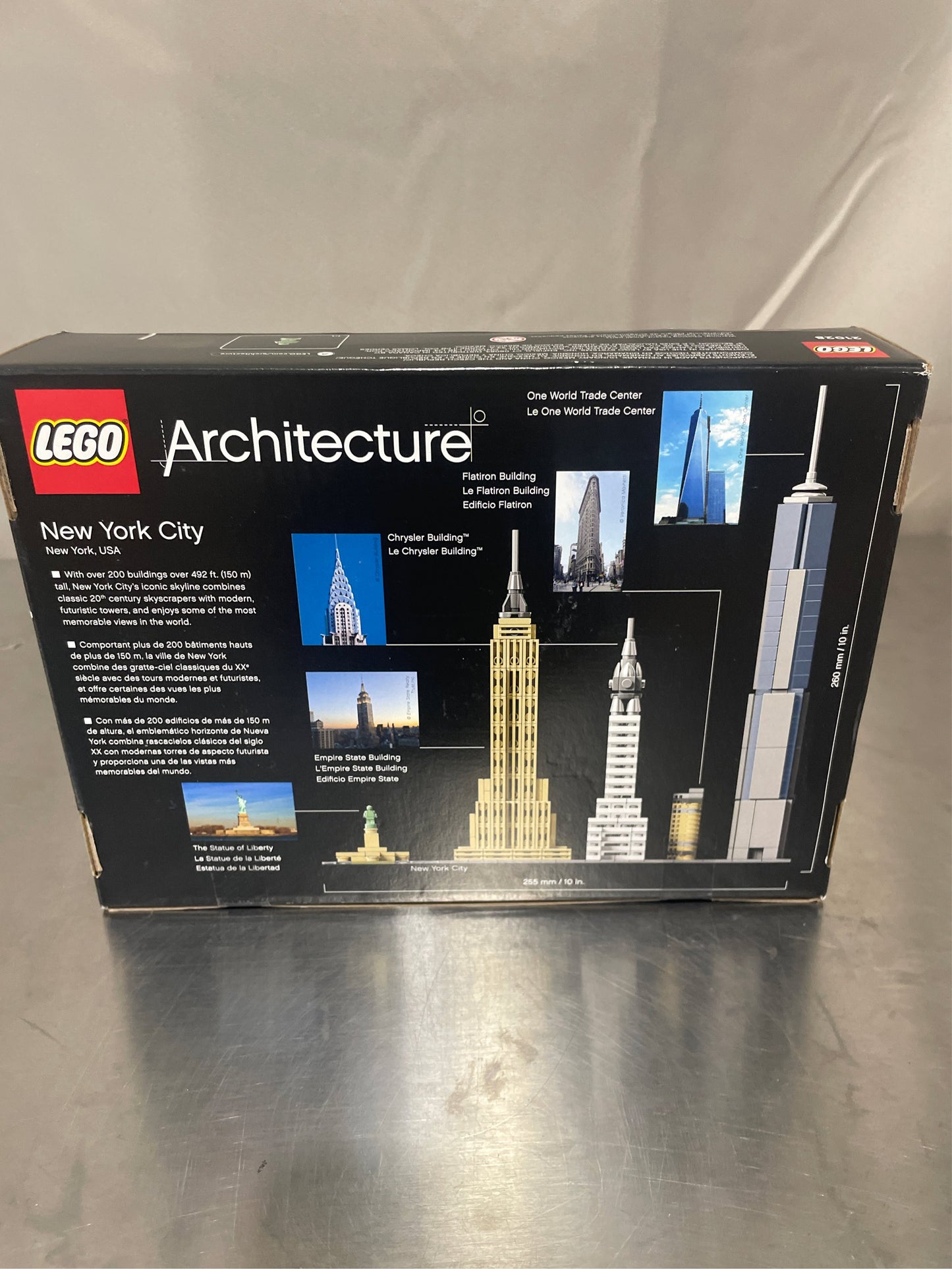 LEGO NYC Skyline Kit, 598 Pieces