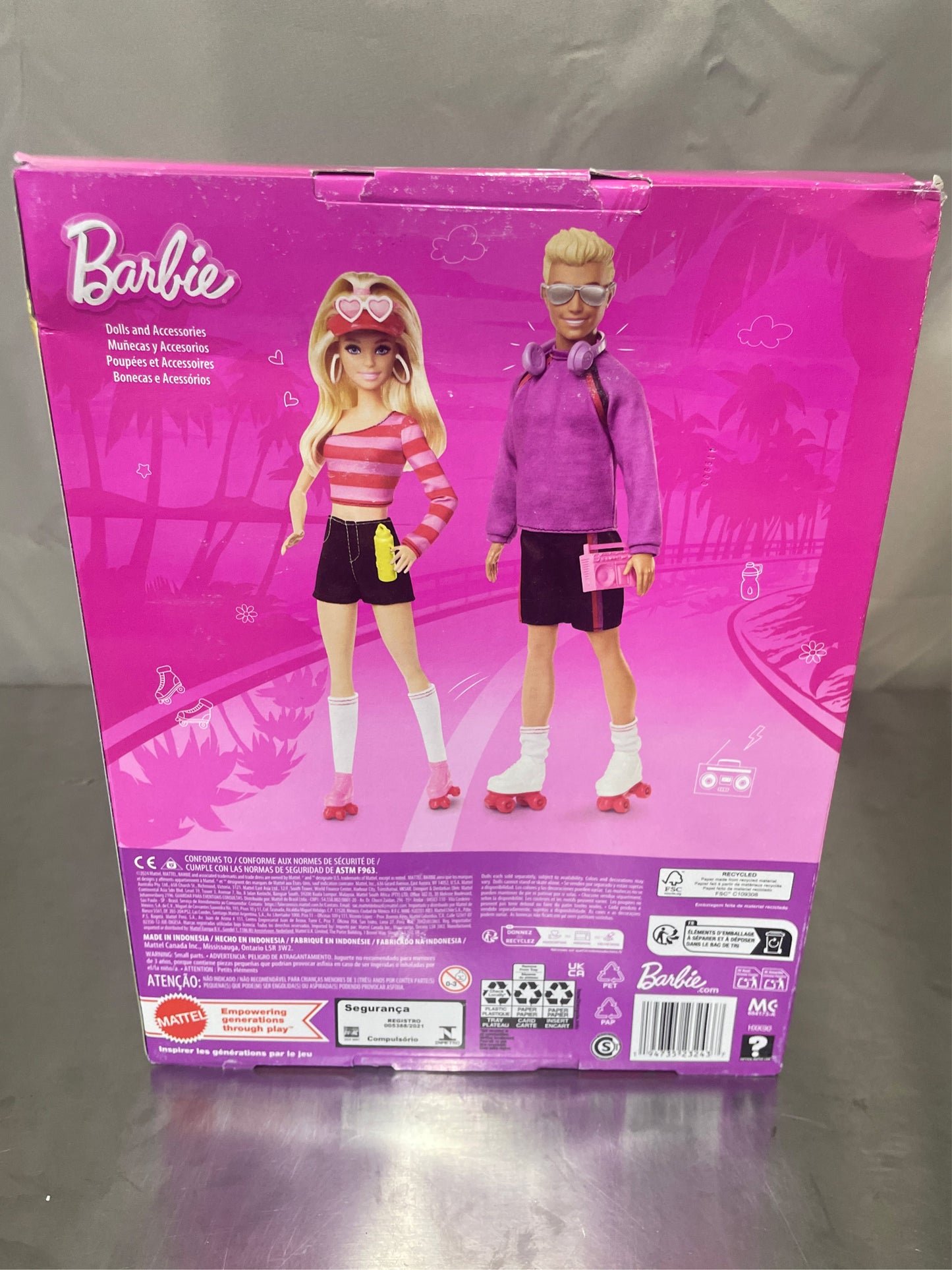 Barbie 12.7" Fashionistas Doll + 6pc Set