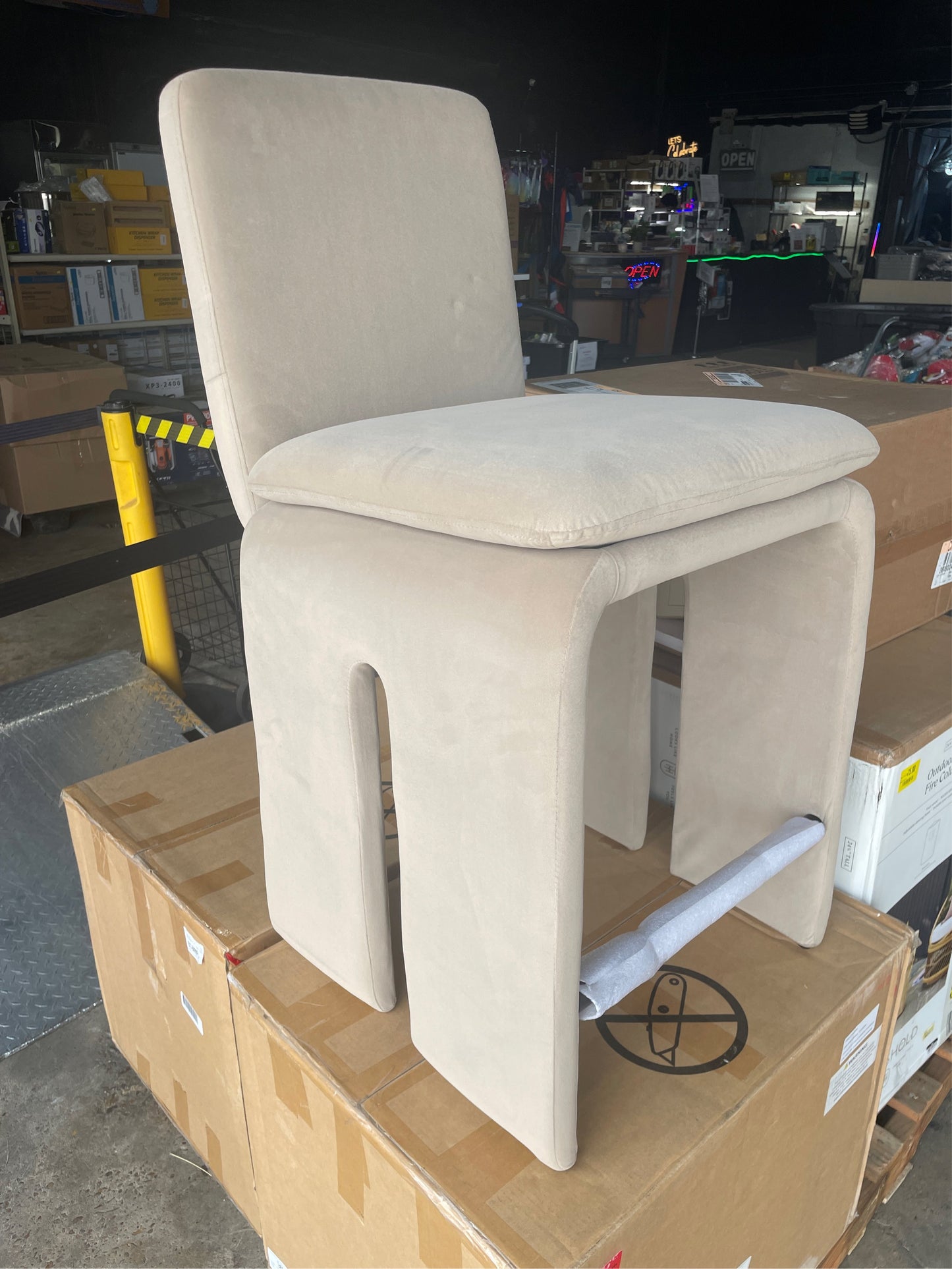 Safflower Barstool, Dark Tan