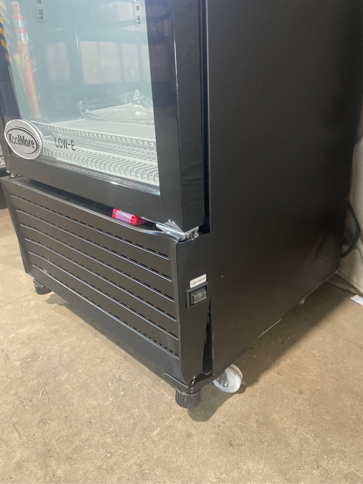 21" Glass Door Display Fridge, 7.6 cu. ft.