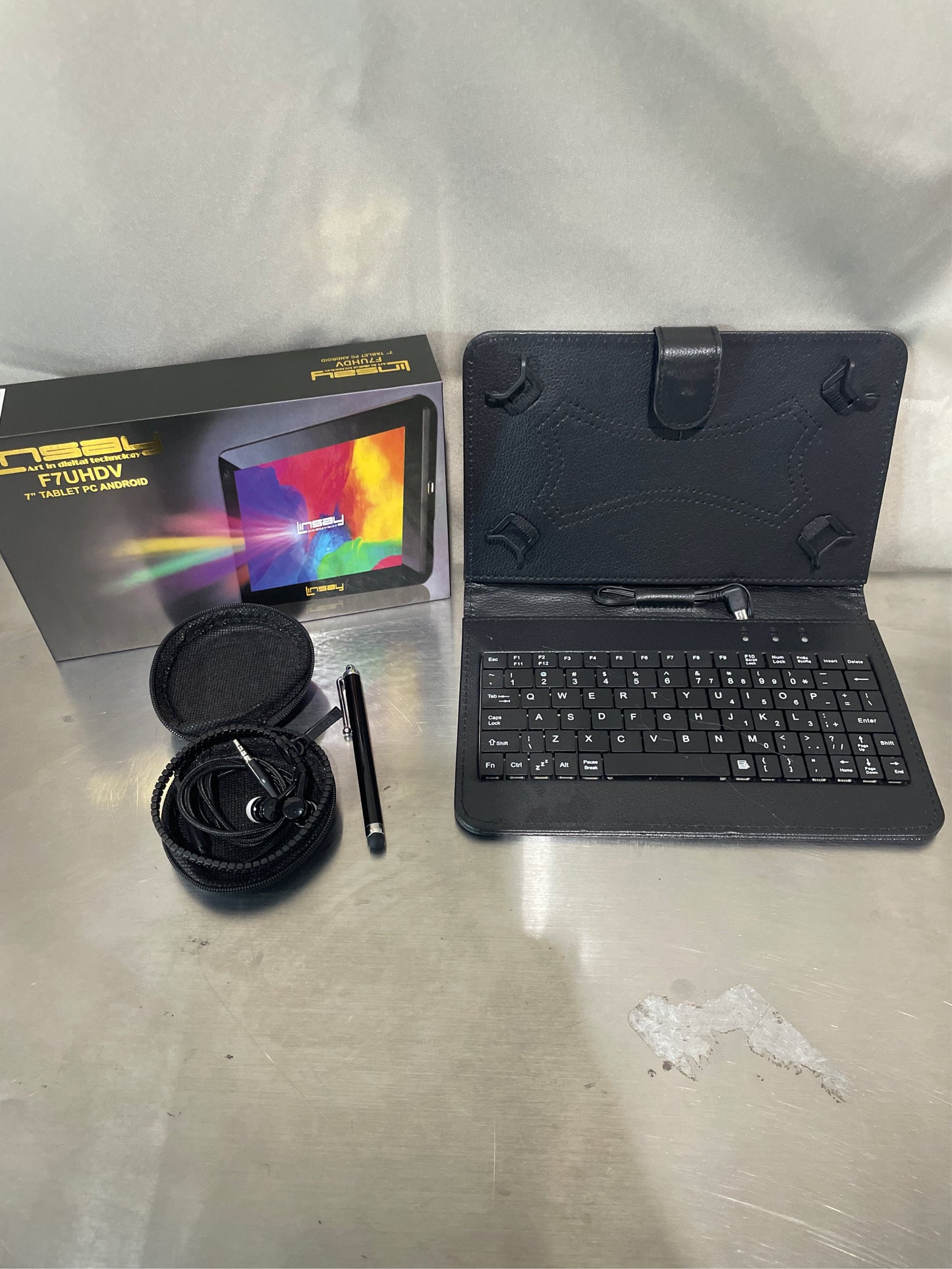 7" Tablet bundle. Quad Core 2GB 32GB Android 12