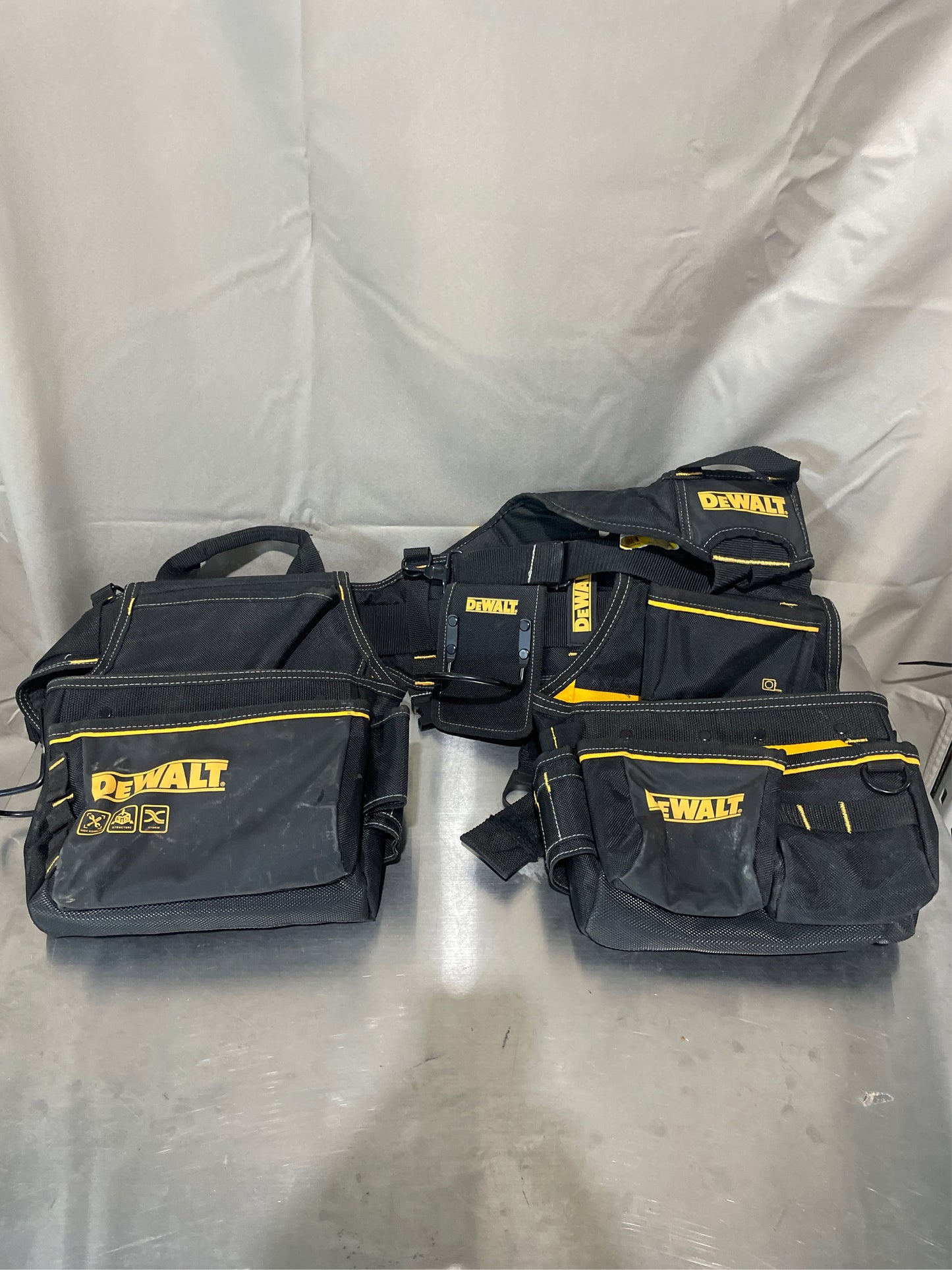 DEWALT Tool Belt Organizer, 25 Pockets