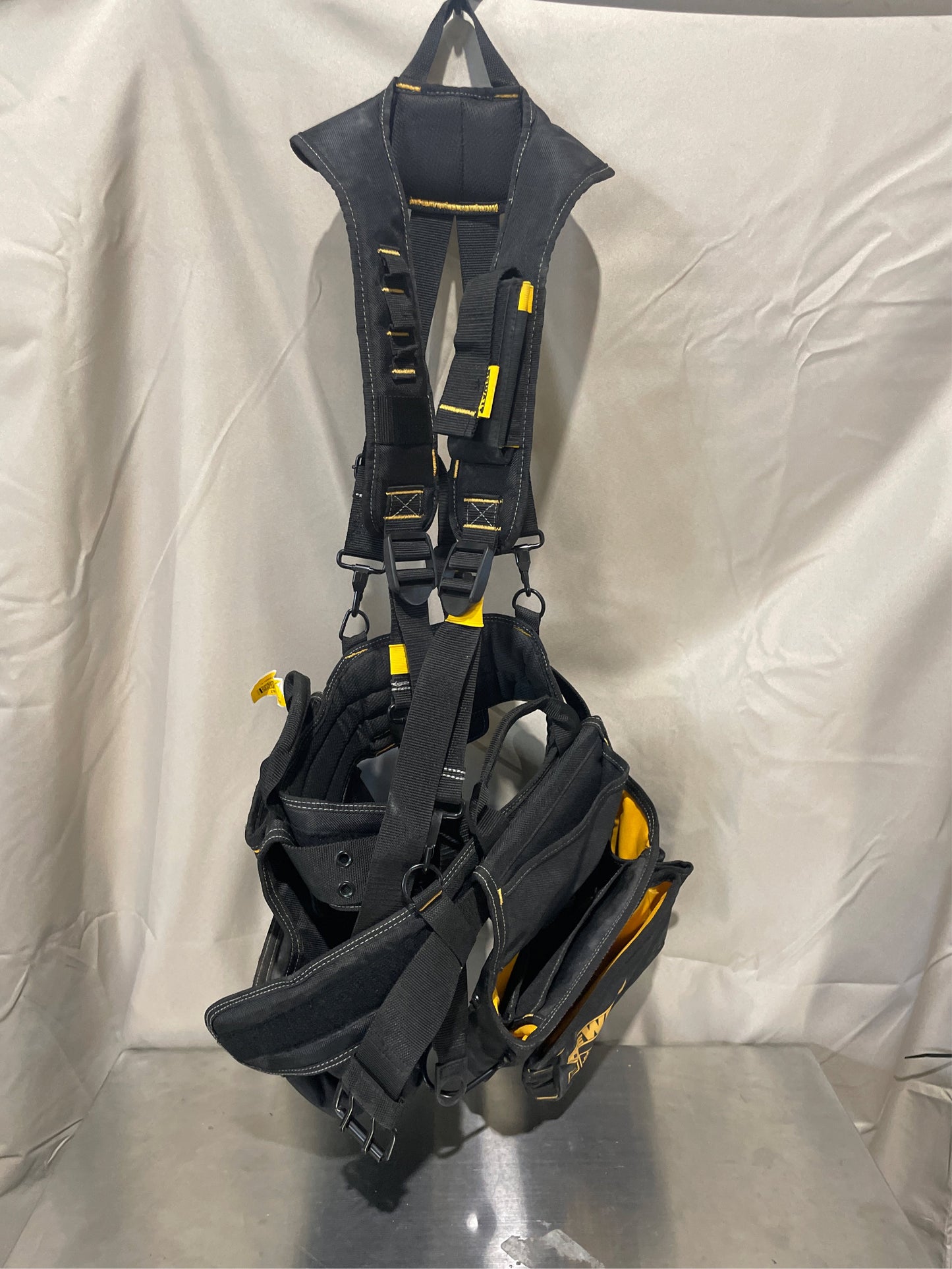 DEWALT Tool Belt Organizer, 25 Pockets