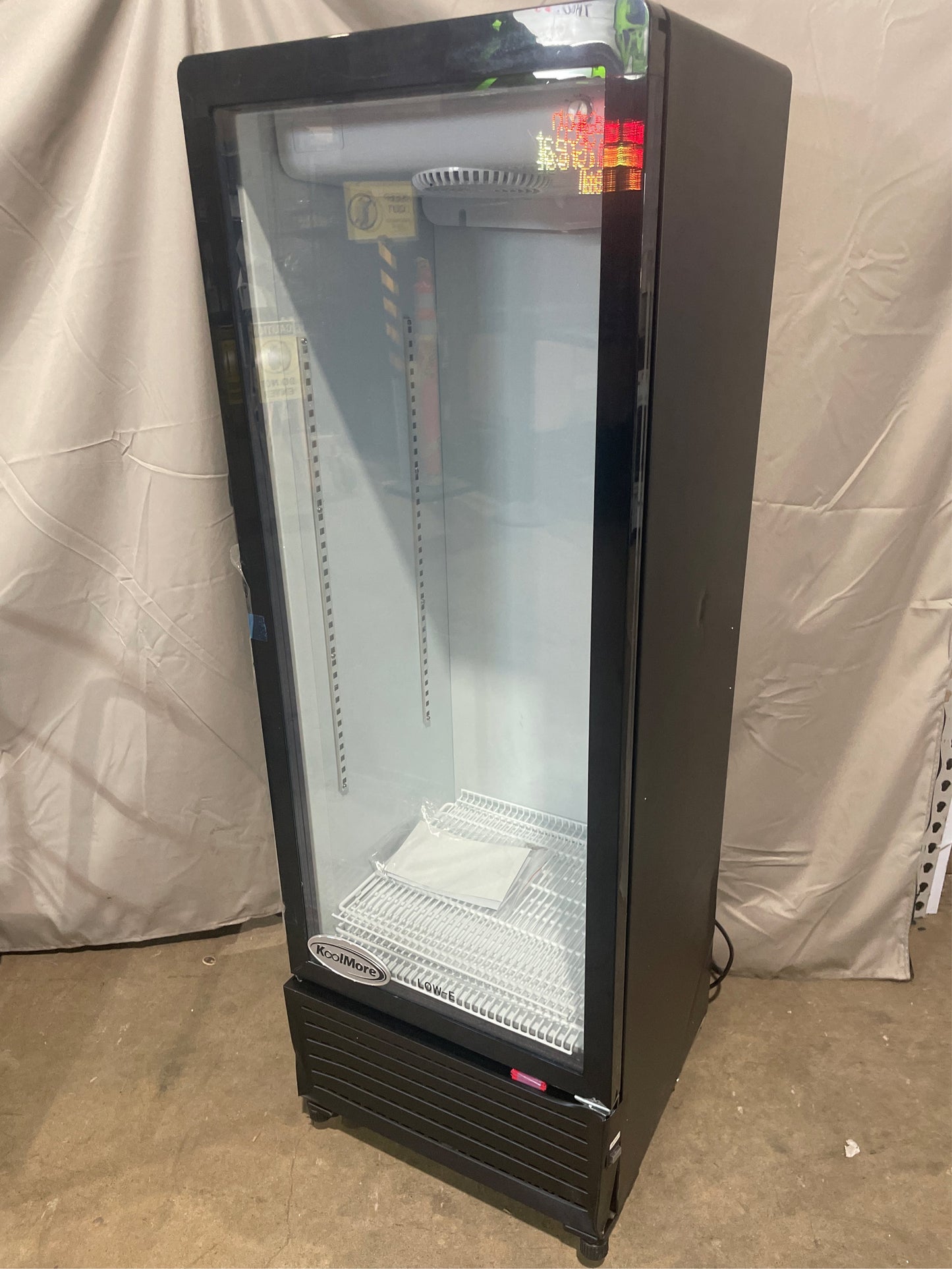 21" Glass Door Display Fridge, 7.6 cu. ft.