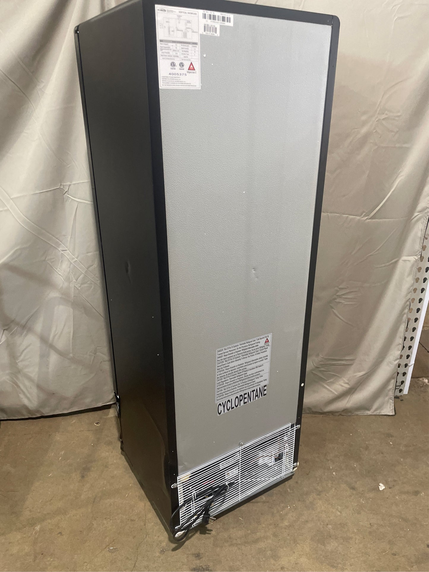 21" Glass Door Display Fridge, 7.6 cu. ft.