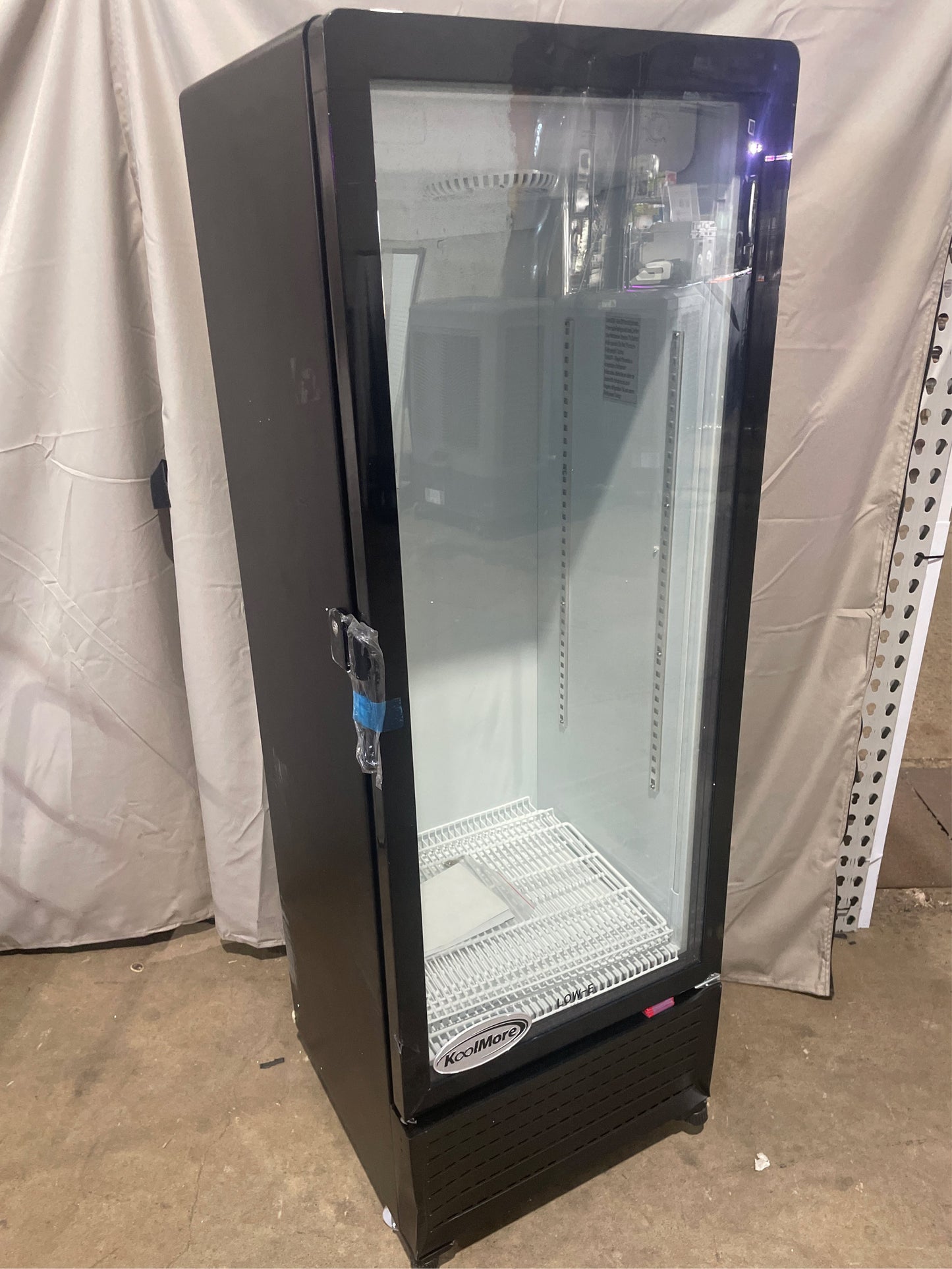 21" Glass Door Display Fridge, 7.6 cu. ft.